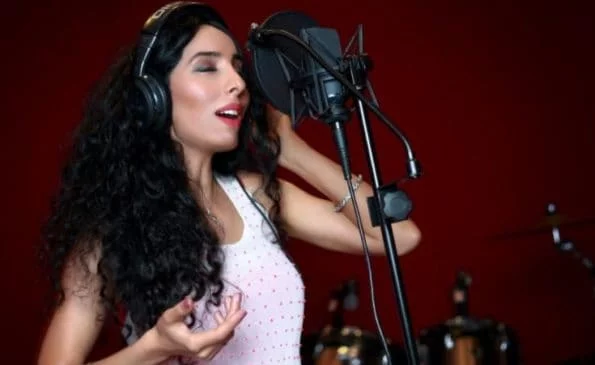 Shreya Ghoshal inspires Arzutra Garielle